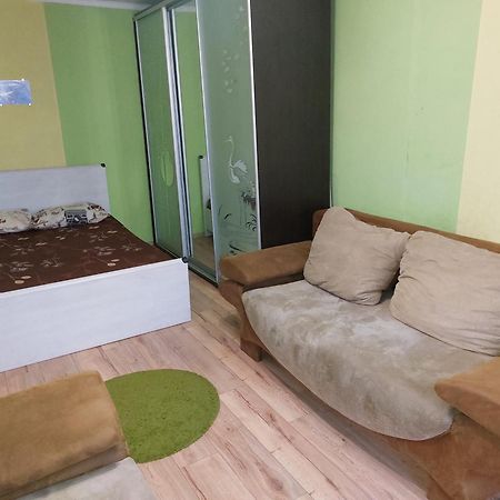 Apartamento Район Деснянской Правды Cherníhiv Habitación foto
